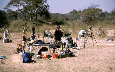 Impressionen vom Beobachtungsplatz, Farm Oribi, ca. 50 km nrdlich von Lusaka, fast genau auf der Zentrallinie.