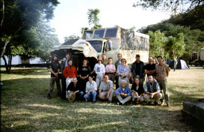 Gruppenfoto mit Truck am letzten morgen vor der Heimreise.